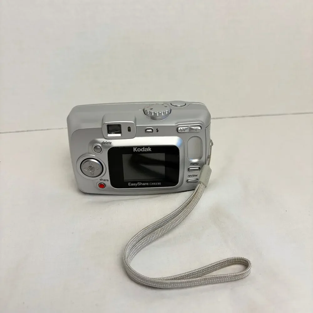 Kodak Easy Share 2 mega pixel digital camera. CX6230. no cords, untested